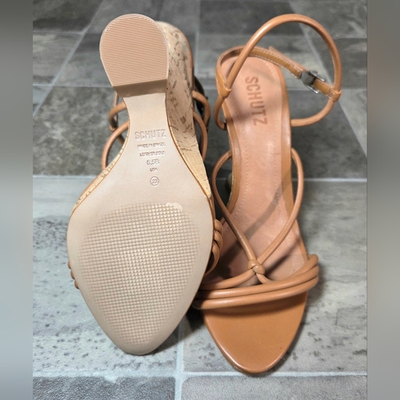 SCHUTZ DARYL NAPPA LEATHER CORK SCULPTURAL WEDGE SANDALS. - Picture 7 of 9
